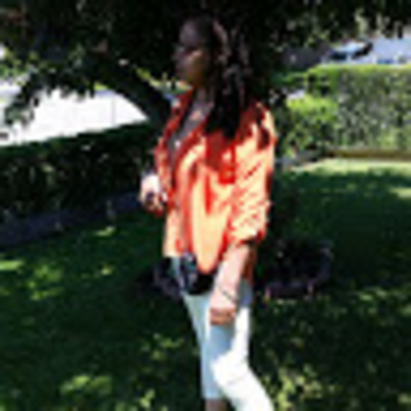 Meet your Posher, Sandra - Picture 1 of 1